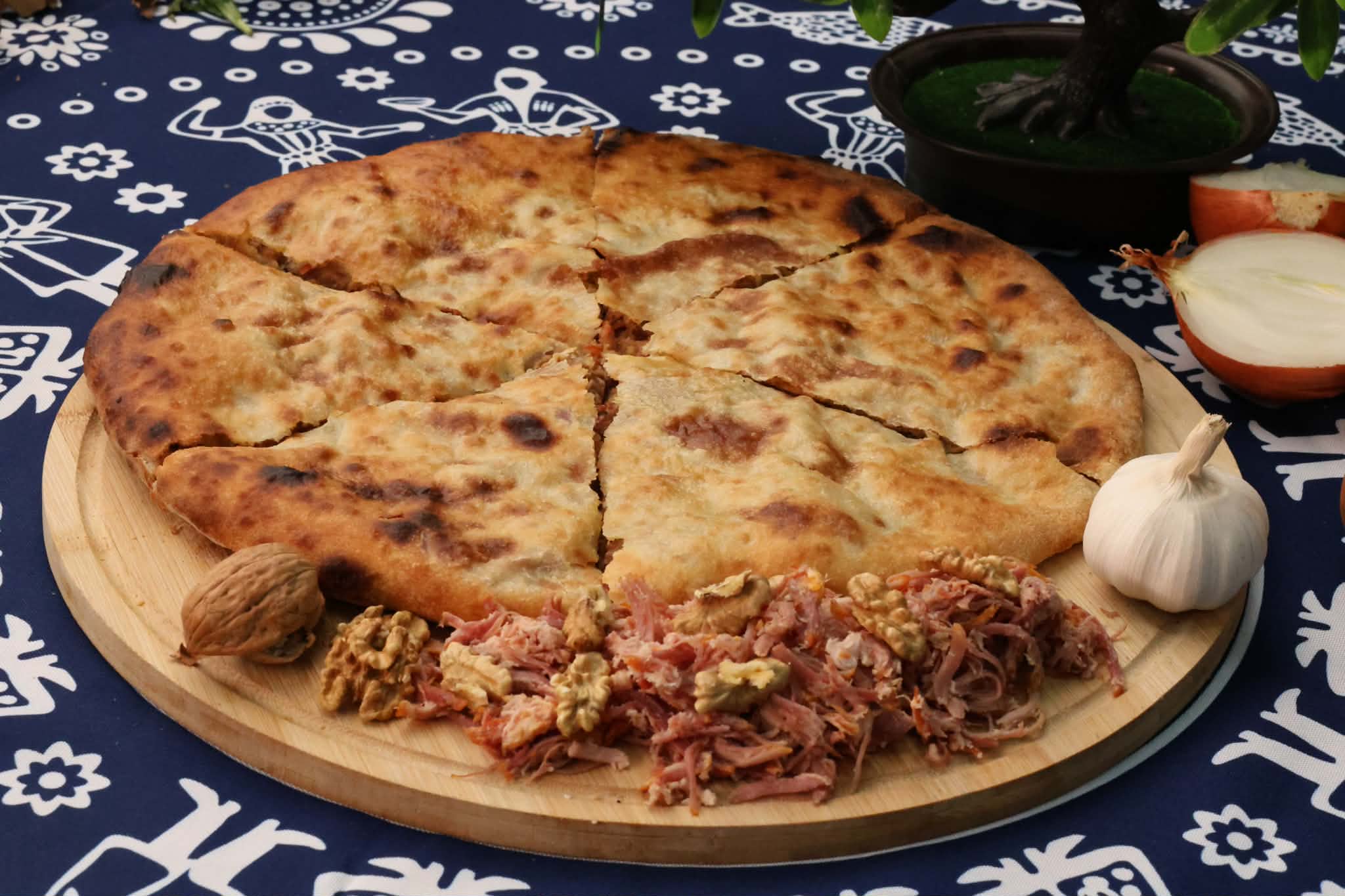 ლობიანი რაჭული ლორით