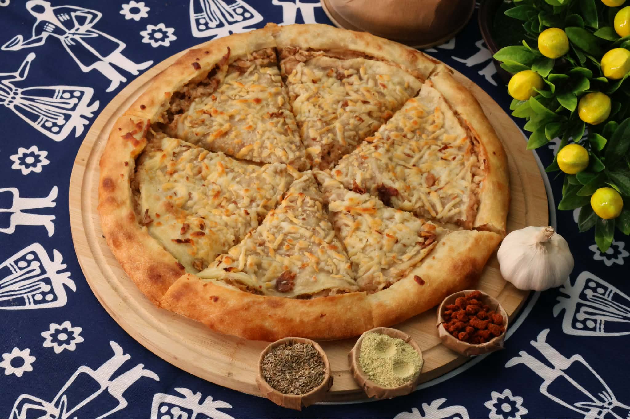 ლობიანი შებოლილი სულგუნით