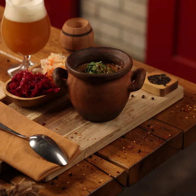 ლობიო ქოთანში კვაწარახით