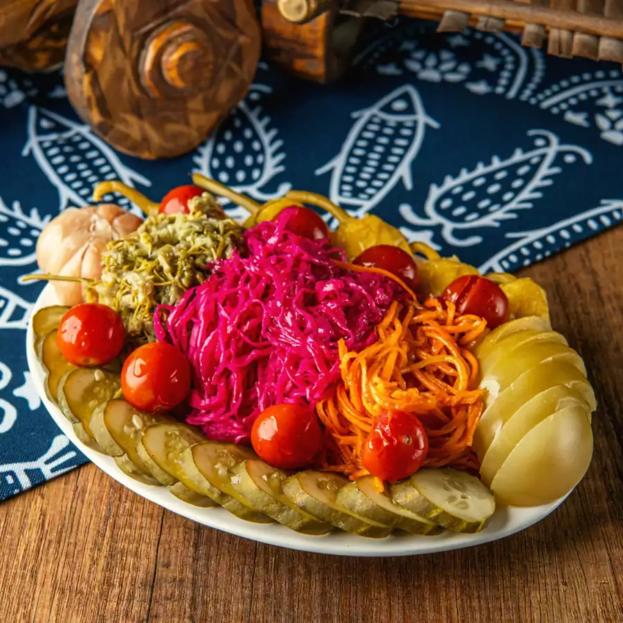 მწნილის ასორტი
