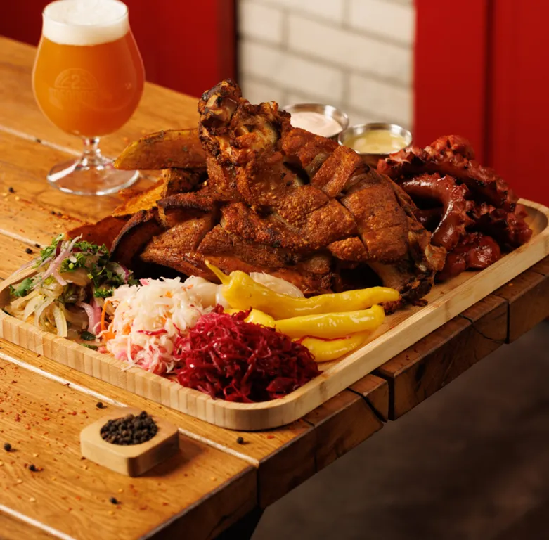 ღორის კანჭი ლუდში მოხარშული