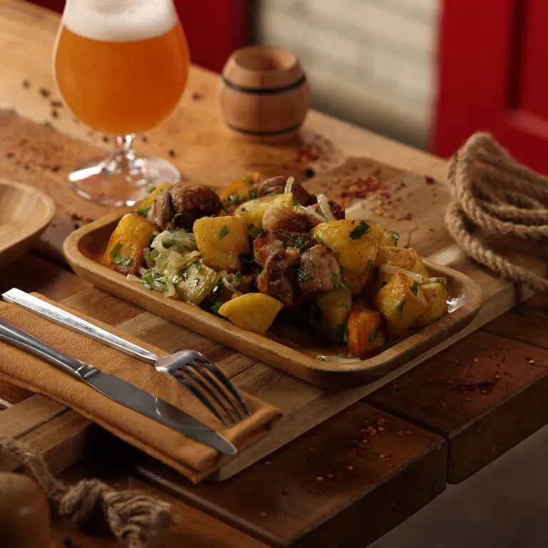 ღორის ხორცი ოჯახურად პრასით